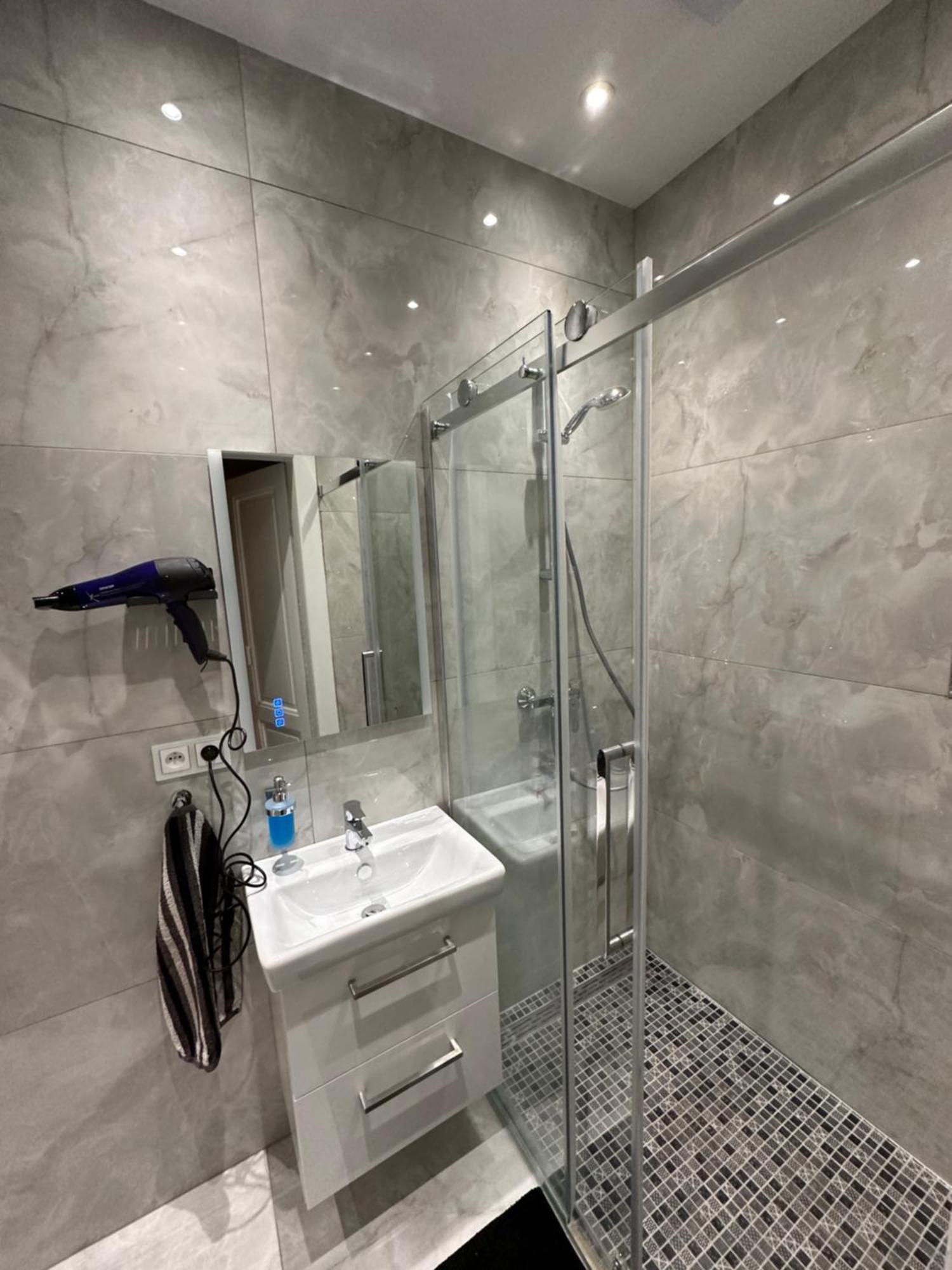 Karlin Oasis 2-Bedroom Apartment 布拉格 外观 照片