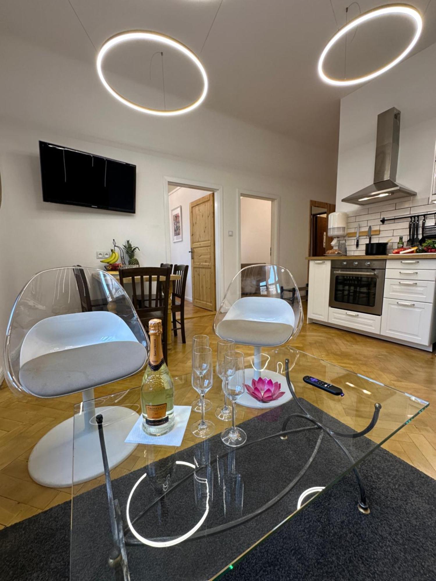 Karlin Oasis 2-Bedroom Apartment 布拉格 外观 照片