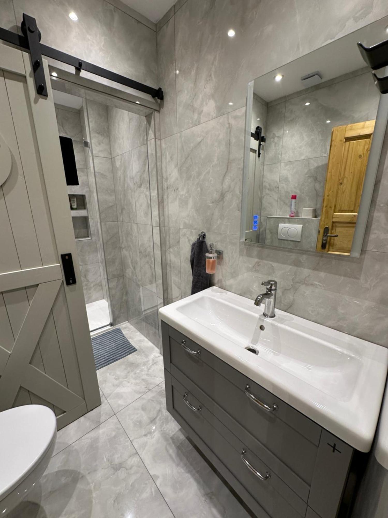 Karlin Oasis 2-Bedroom Apartment 布拉格 外观 照片