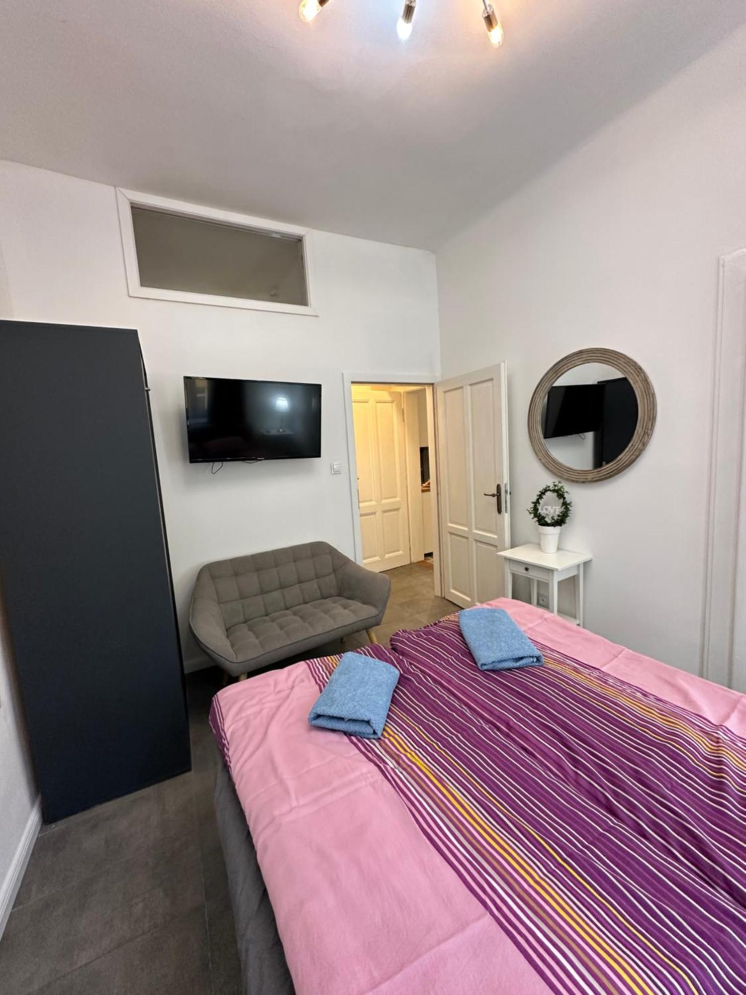 Karlin Oasis 2-Bedroom Apartment 布拉格 外观 照片